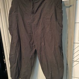 Women’s Capri pants🦋